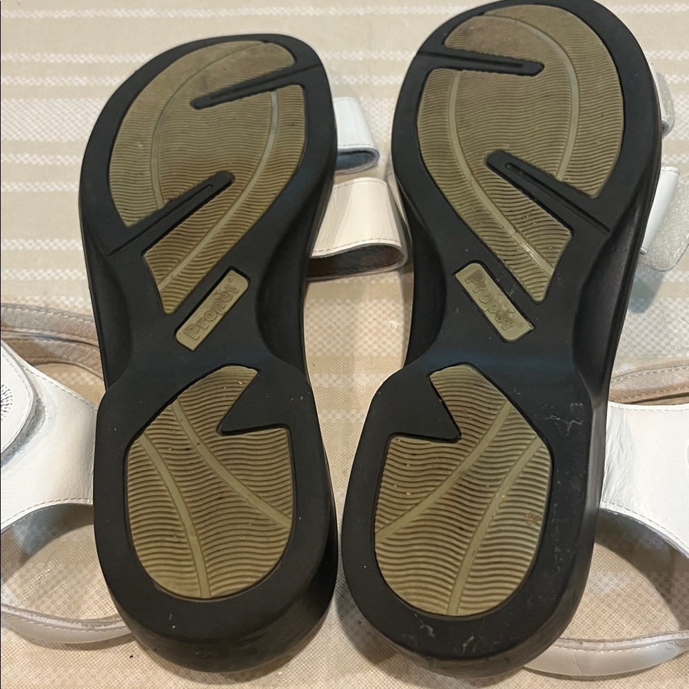 Propet White Leather Sandals size 8 women’s - Picture 11 of 11